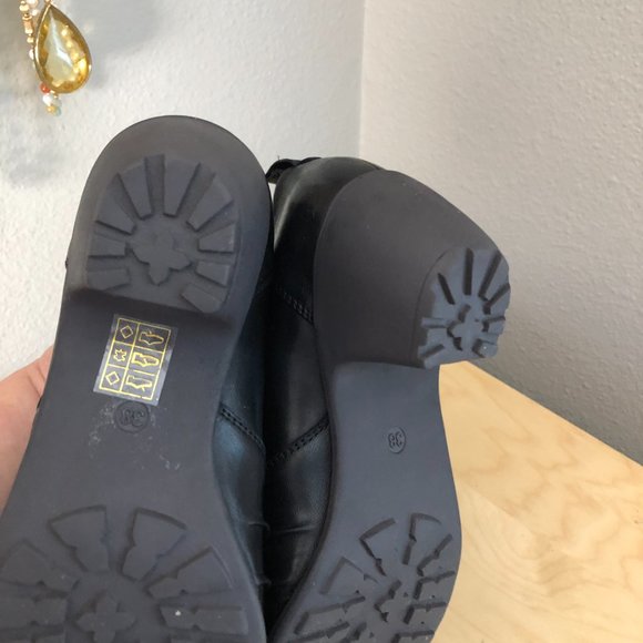 REGARDE LE CIEL Leather Ruched Comfort Booties - Picture 10 of 11